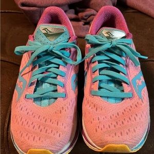 Saucony endorphin speed size 7 women’s